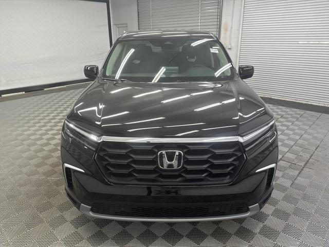 new 2025 Honda Pilot car, priced at $44,950