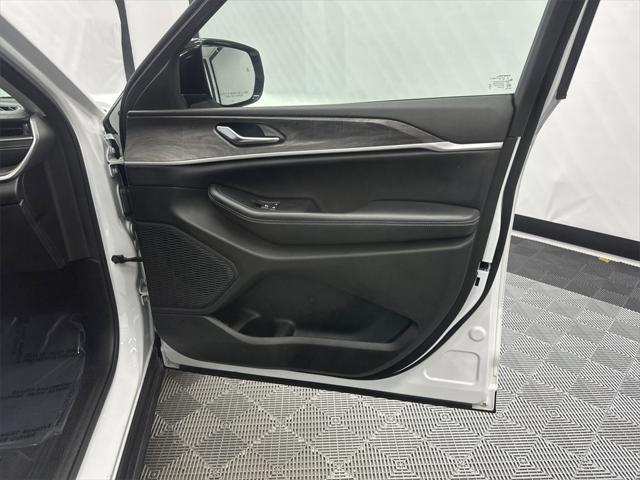used 2023 Jeep Grand Cherokee L car, priced at $28,999