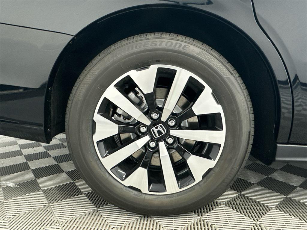 new 2026 Honda Odyssey car, priced at $44,290
