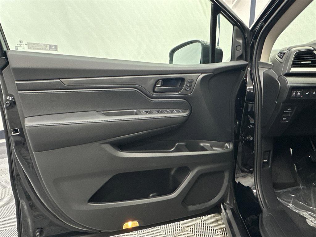 new 2026 Honda Odyssey car, priced at $44,290