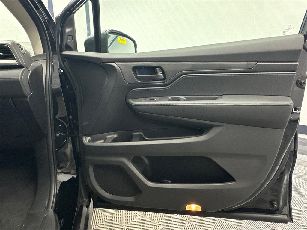 new 2026 Honda Odyssey car, priced at $44,290