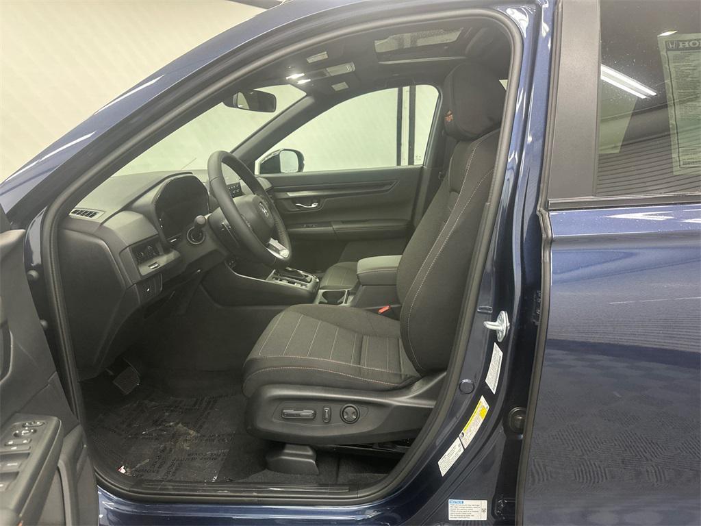 new 2026 Honda CR-V Hybrid car, priced at $40,250