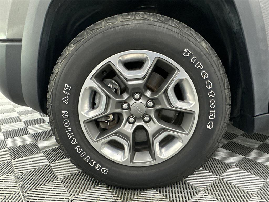 used 2019 Jeep Cherokee car, priced at $19,999