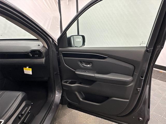 new 2025 Honda Pilot car, priced at $47,800