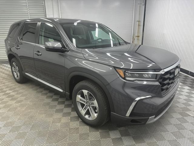 new 2025 Honda Pilot car, priced at $47,800
