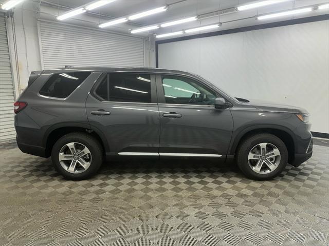 new 2025 Honda Pilot car, priced at $47,800