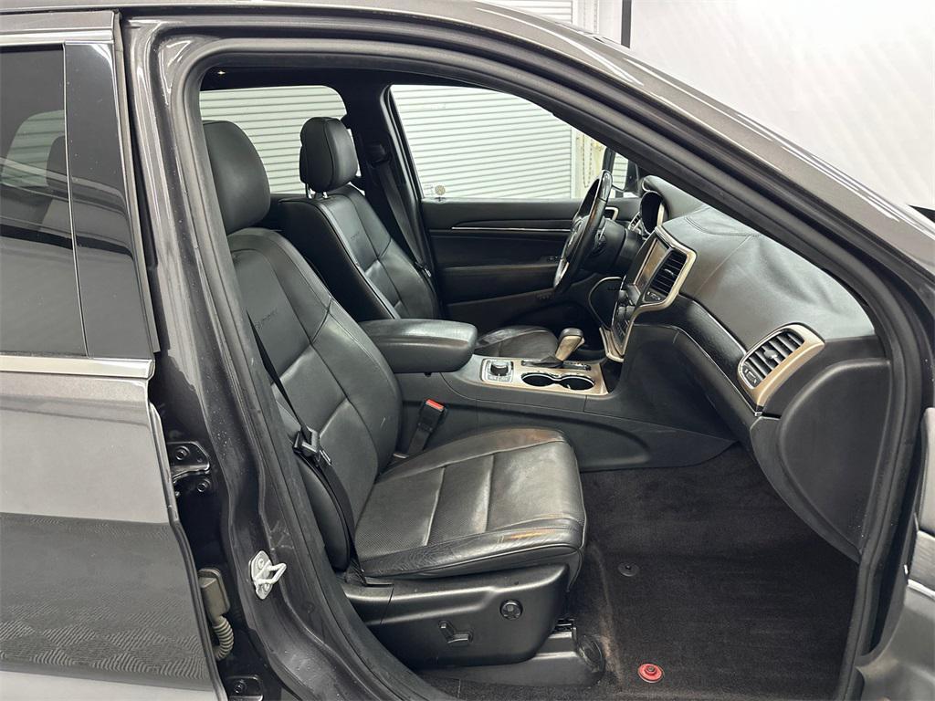used 2016 Jeep Grand Cherokee car, priced at $12,995