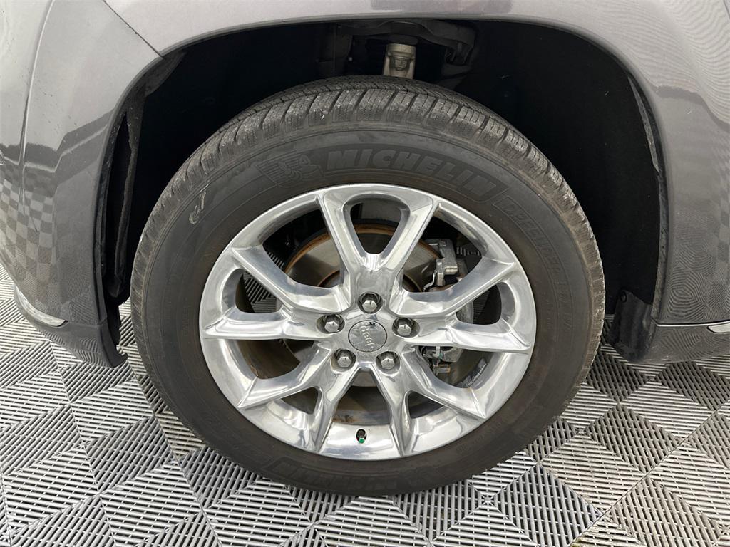 used 2016 Jeep Grand Cherokee car, priced at $12,995