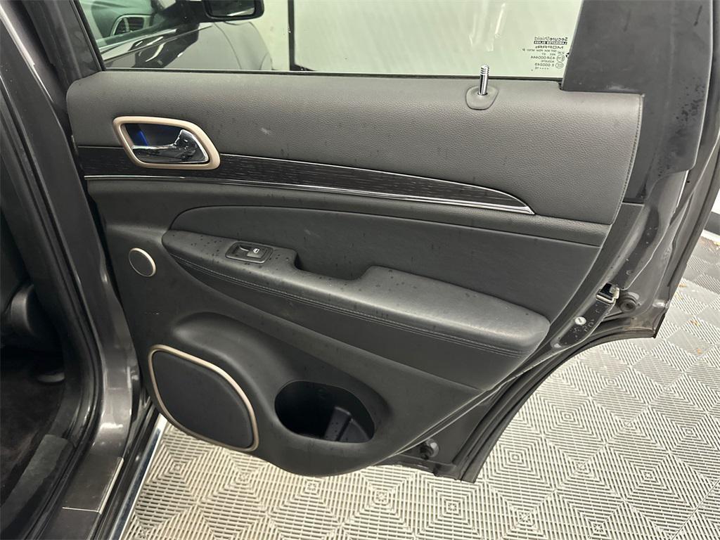 used 2016 Jeep Grand Cherokee car, priced at $12,995