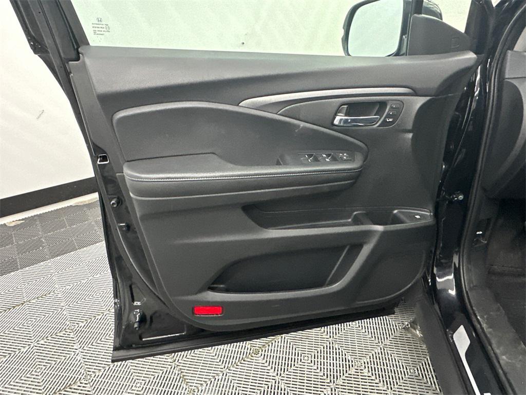 used 2024 Honda Ridgeline car, priced at $32,379