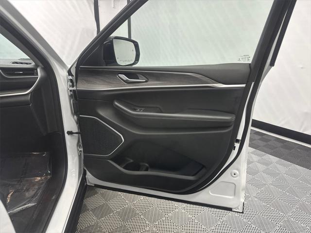 used 2022 Jeep Grand Cherokee car, priced at $26,499