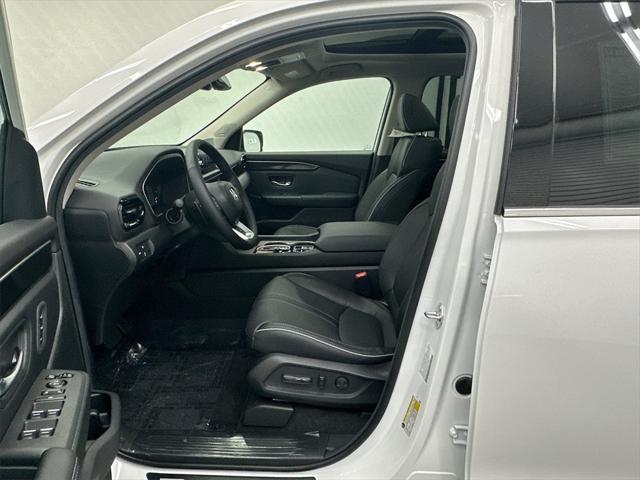 new 2025 Honda Pilot car, priced at $56,705