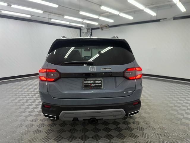 new 2025 Honda Pilot car, priced at $51,305