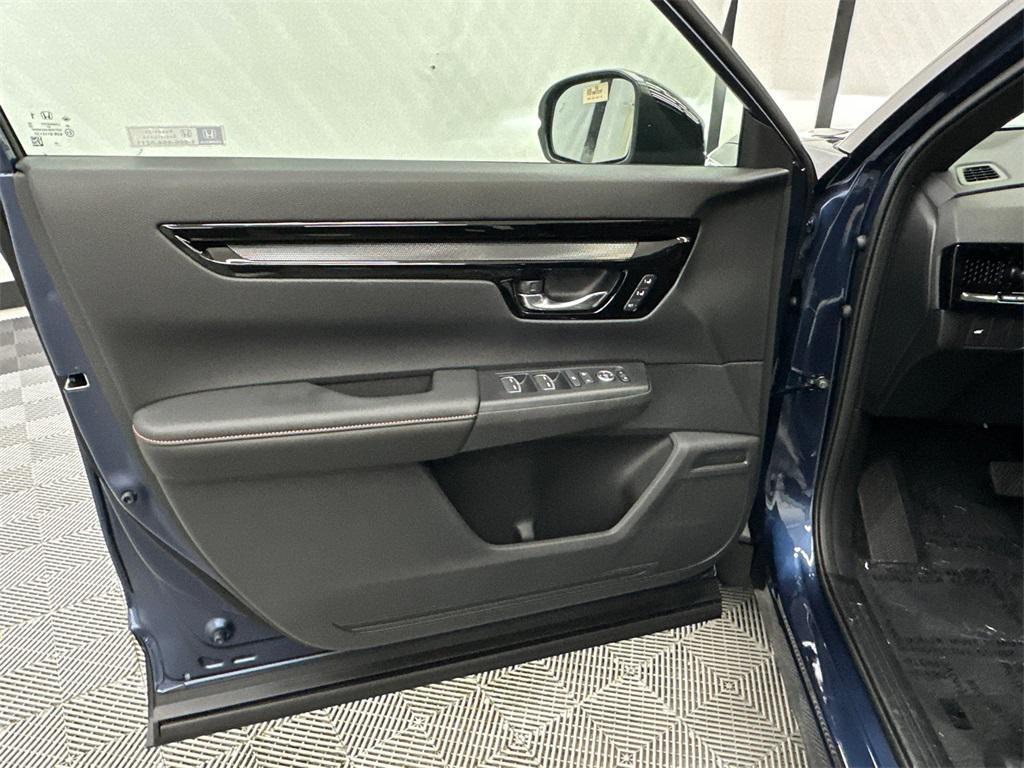 new 2026 Honda CR-V Hybrid car, priced at $43,645