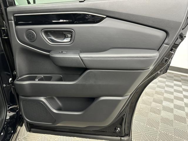 new 2025 Honda Pilot car, priced at $49,940