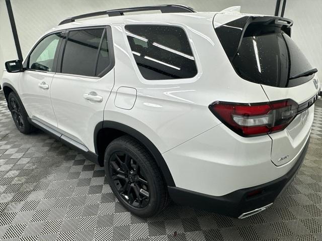 new 2025 Honda Pilot car, priced at $51,050