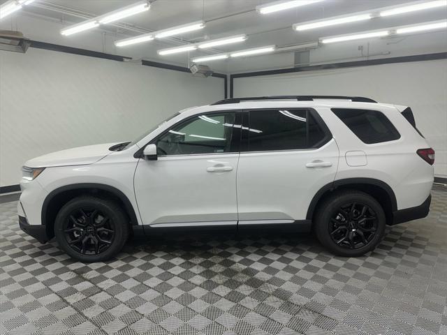 new 2025 Honda Pilot car, priced at $51,050
