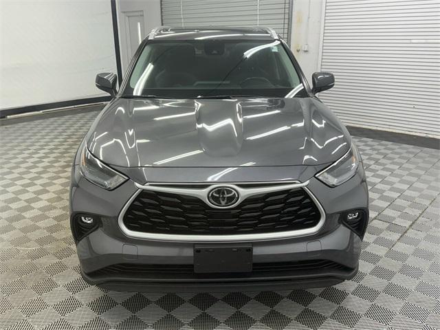 used 2022 Toyota Highlander car, priced at $29,919