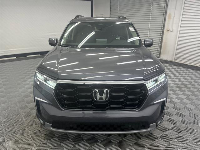 new 2025 Honda Pilot car, priced at $51,050