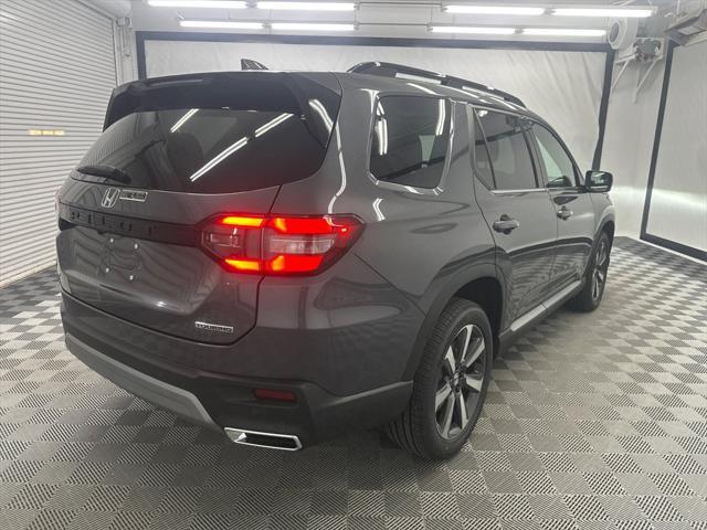 new 2025 Honda Pilot car, priced at $51,050