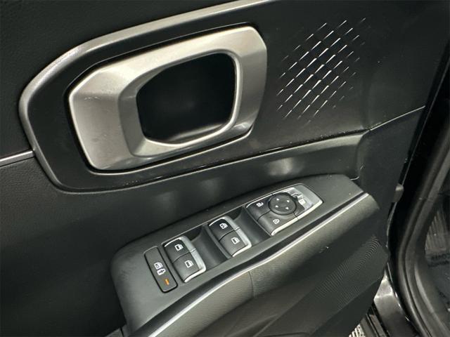 used 2023 Kia Sorento car, priced at $23,117
