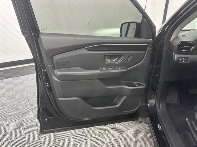 used 2023 Honda Pilot car, priced at $45,498