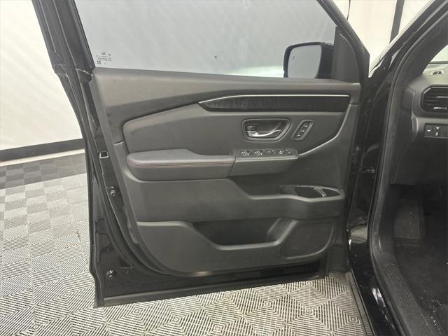 used 2025 Honda Pilot car, priced at $48,909
