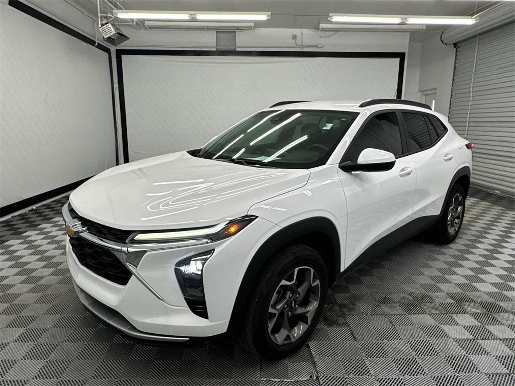 used 2024 Chevrolet Trax car, priced at $18,862