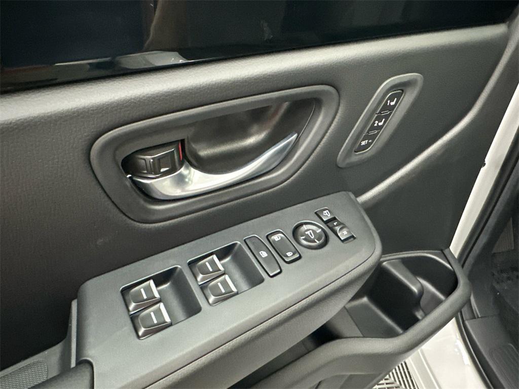 new 2025 Honda Pilot car, priced at $51,350