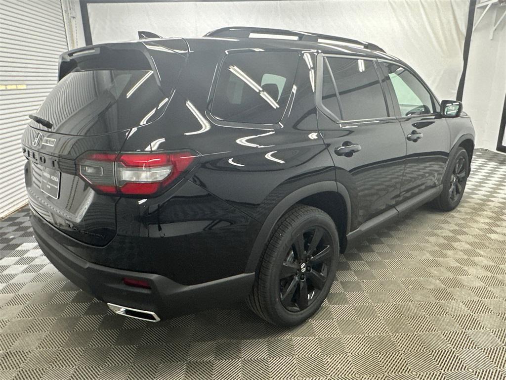 new 2025 Honda Pilot car, priced at $56,075