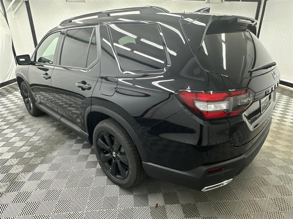 new 2025 Honda Pilot car, priced at $56,075