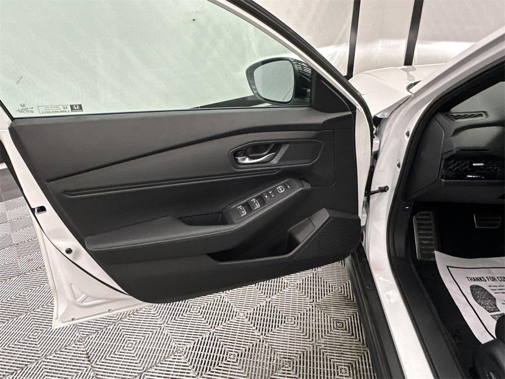 new 2025 Honda Accord Hybrid car, priced at $35,305