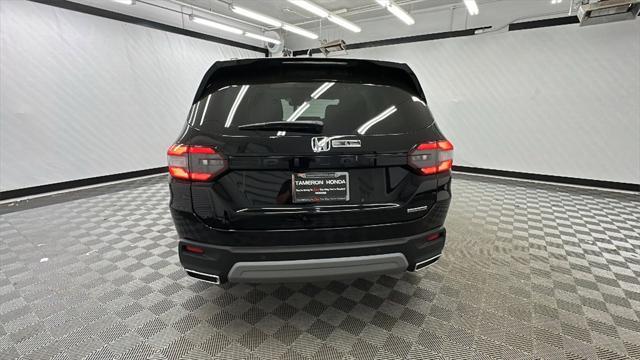 new 2025 Honda Pilot car, priced at $50,670