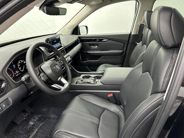 new 2025 Honda Pilot car, priced at $50,670