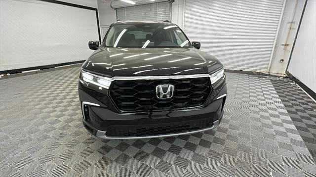 new 2025 Honda Pilot car, priced at $50,670