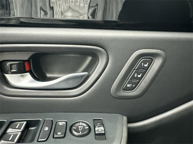 new 2025 Honda Pilot car, priced at $47,050