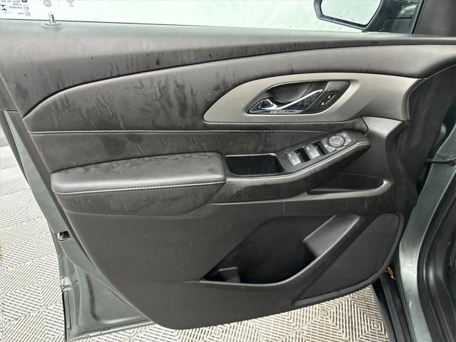used 2023 Chevrolet Traverse car, priced at $27,696