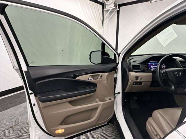 used 2022 Honda Pilot car, priced at $27,999
