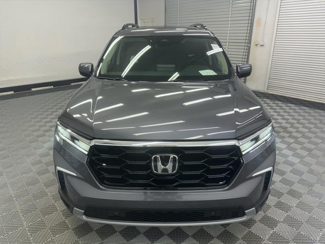 new 2025 Honda Pilot car, priced at $48,950