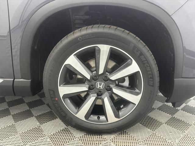 new 2025 Honda Pilot car, priced at $48,950