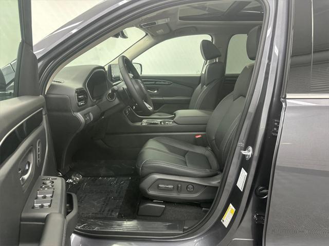 new 2025 Honda Pilot car, priced at $48,950