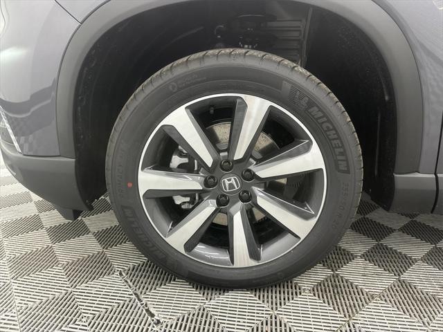 new 2025 Honda Pilot car, priced at $48,950