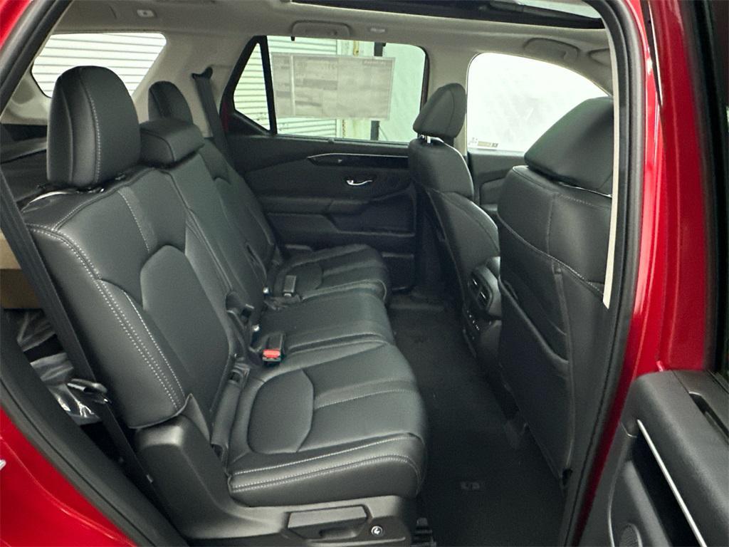new 2025 Honda Pilot car, priced at $51,550