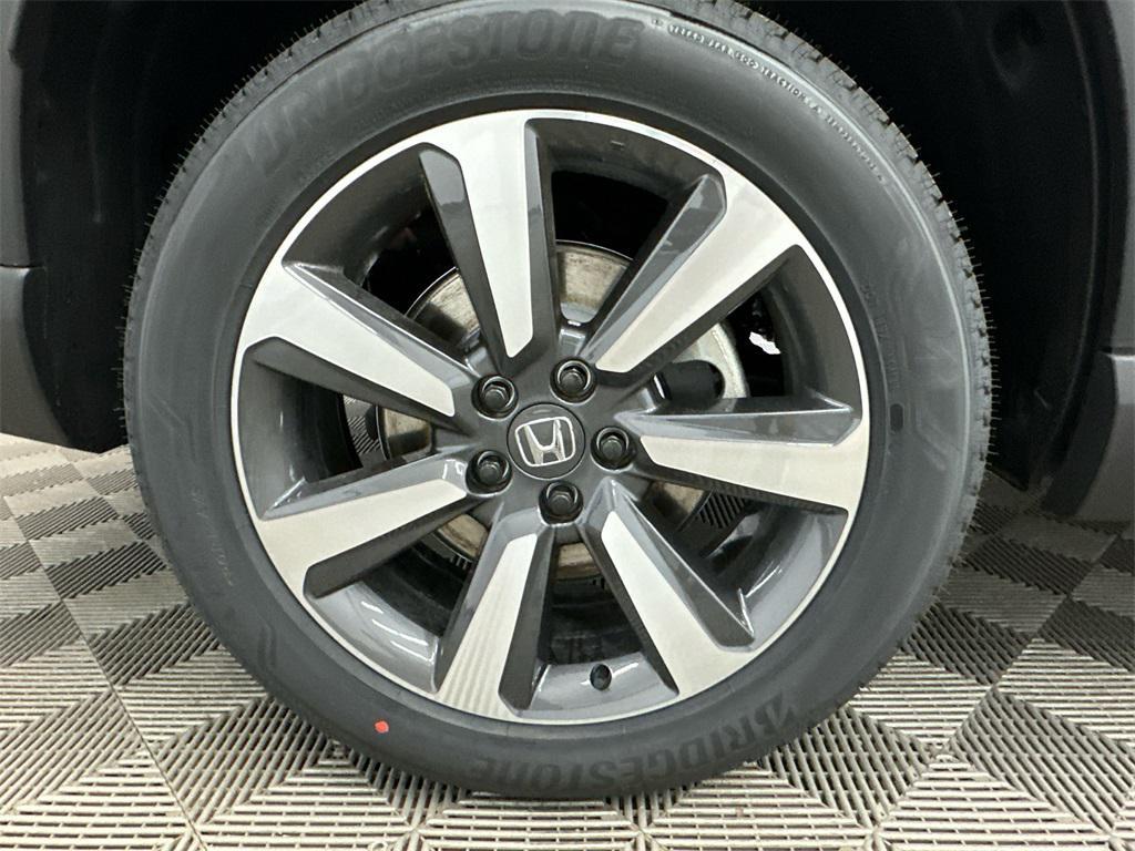 new 2025 Honda Pilot car, priced at $51,550