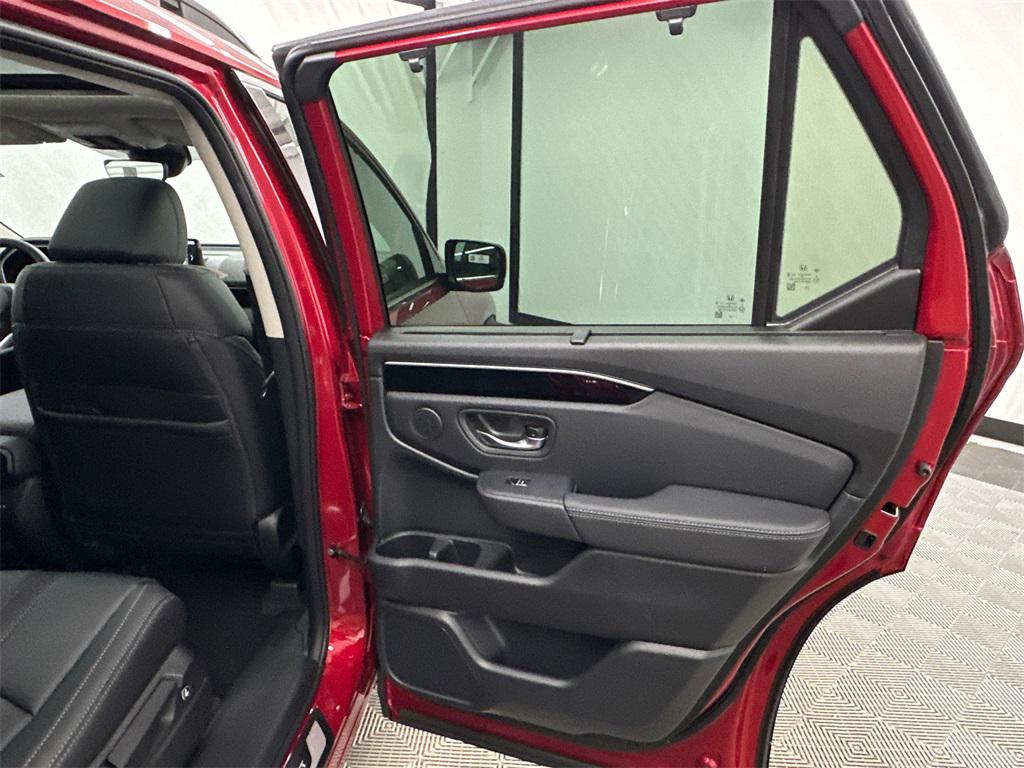 new 2025 Honda Pilot car, priced at $51,550