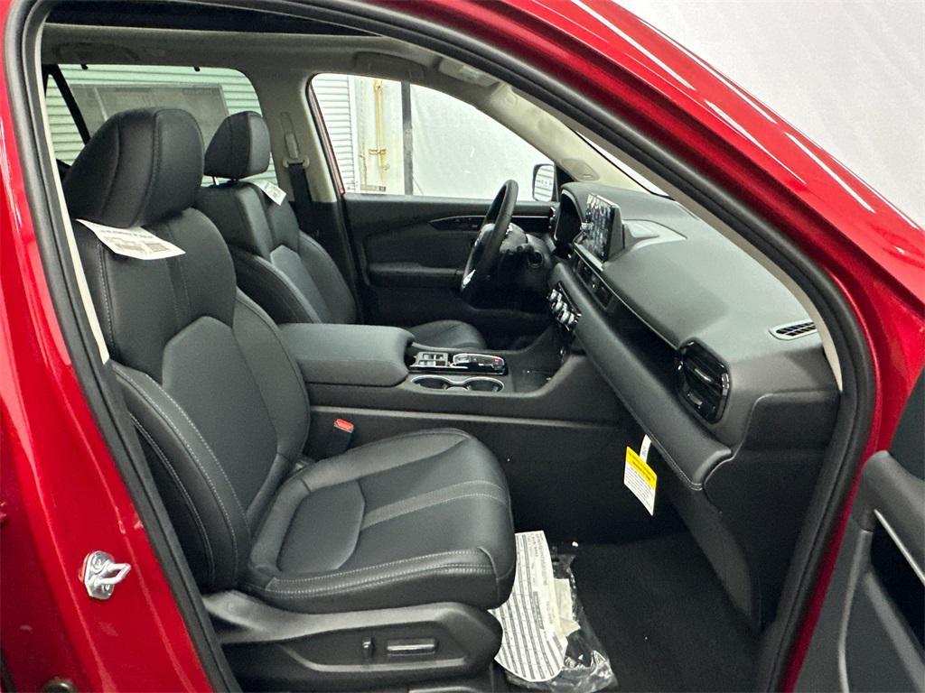 new 2025 Honda Pilot car, priced at $51,550