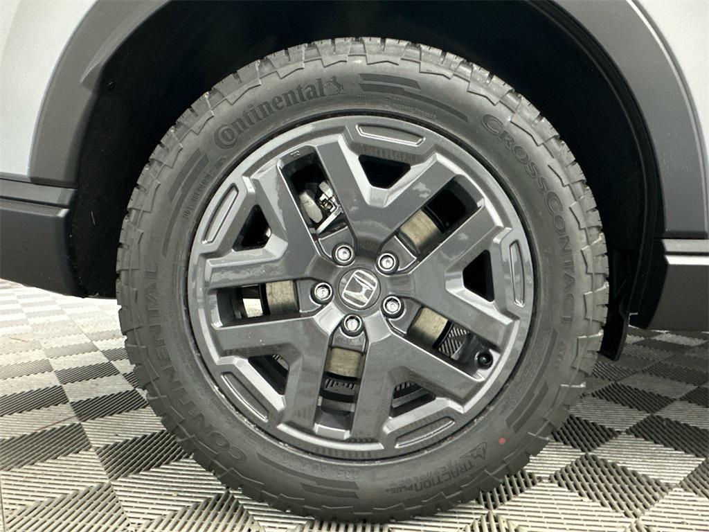 new 2026 Honda CR-V Hybrid car, priced at $40,650
