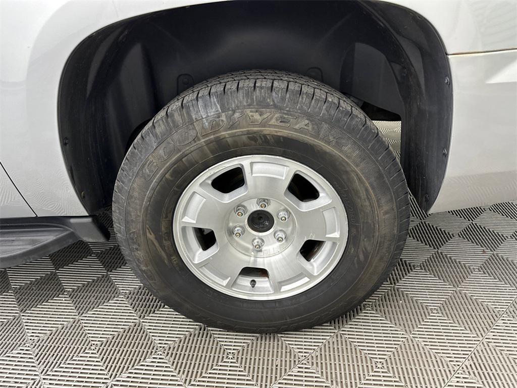 used 2014 Chevrolet Suburban car, priced at $8,995