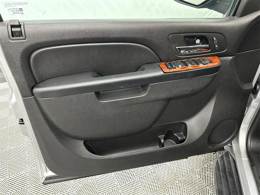 used 2014 Chevrolet Suburban car, priced at $8,995