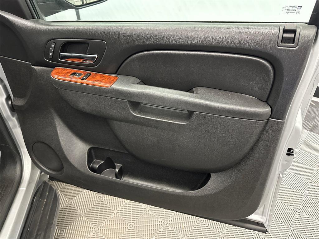used 2014 Chevrolet Suburban car, priced at $8,995